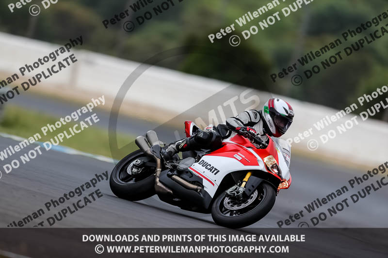 estoril;event digital images;motorbikes;no limits;peter wileman photography;portugal;trackday;trackday digital images